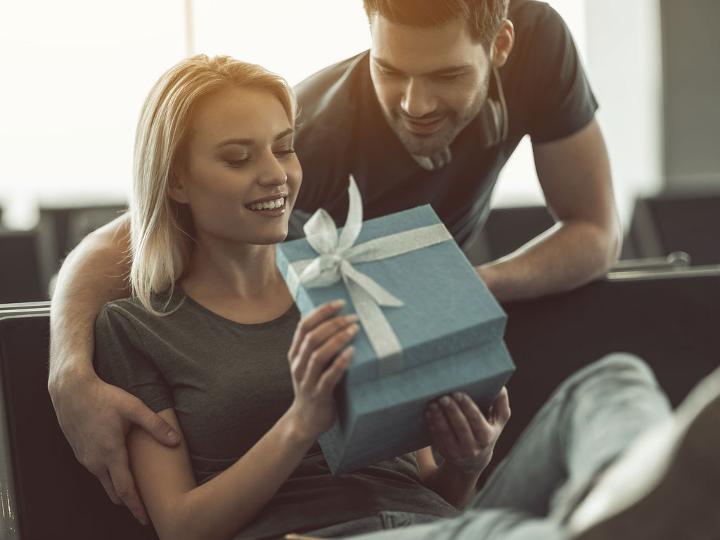 5 Surprisingly Simple Handmade Gifts to Capture Her Heart